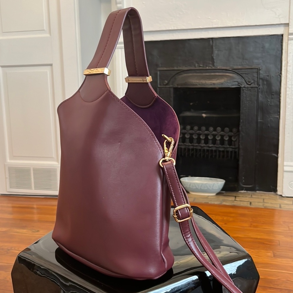 Vegan leather handbag. Never been used and in excellent condition!